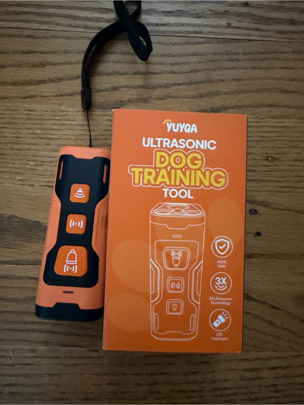 Ultrasonic Dog Bark Deterrent Device Rechargeable 6 Modes Flashlight with box